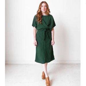 Suunday Dolman Dress in Kombu (Green) - M - Lightly worn
